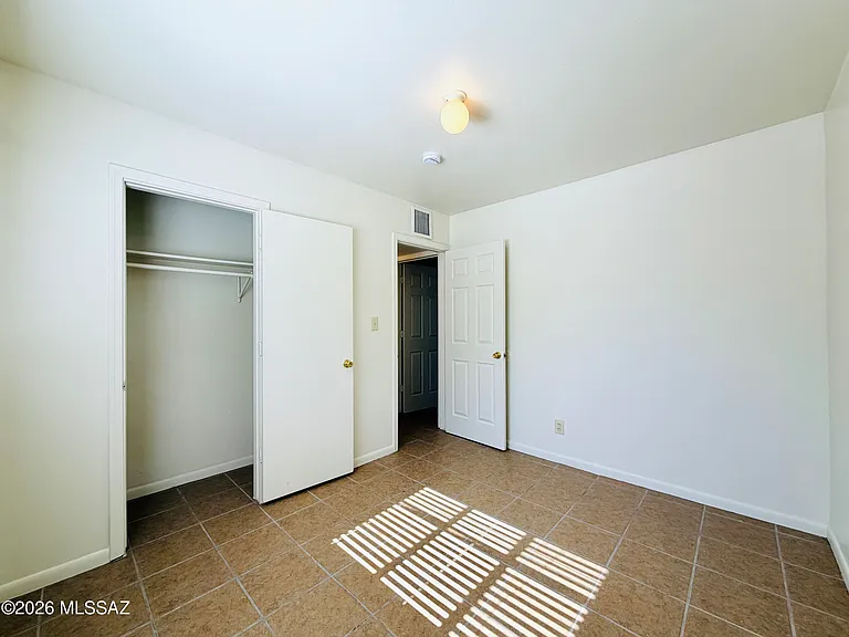 4502 E 18th St — Photo 14