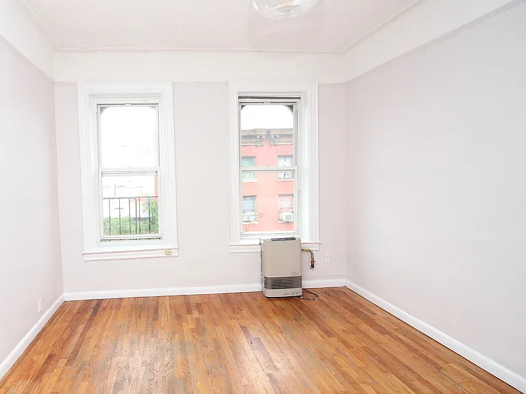 270 Grand St #14 — Photo 7