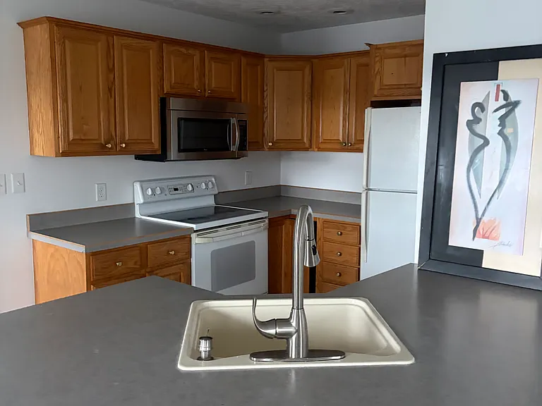 150 1/2 Oak St #1 — Photo 2