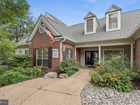 12158 Penderview Ln APT 1704, Fairfax, VA 22033
