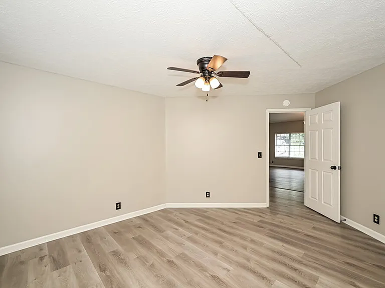 5340 Village Way — Photo 9