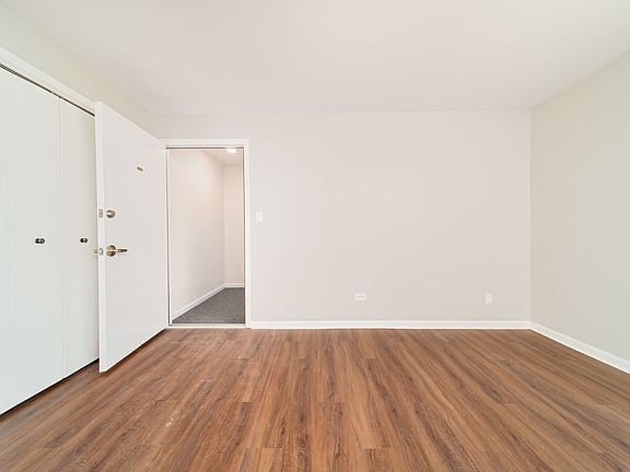 4th image of 9109 Sahler Ave