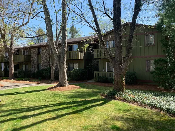 902 Hillcrest St APT 5, Hendersonville, NC 28739