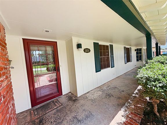 2nd image of 1404 Rinehart Dr