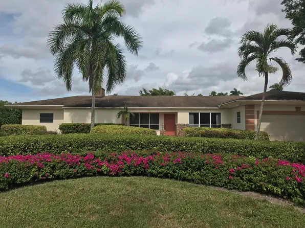 441 Mooring Line Dr, Naples, FL 34103