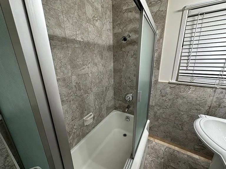 Guest Bath Tub