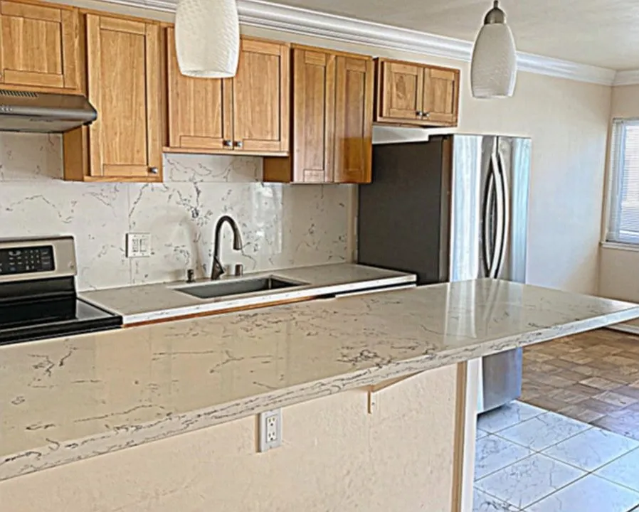 Casual Dining Bar