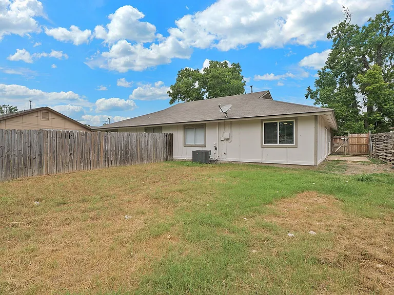 5250 Gawain Dr #5250 — Photo 23