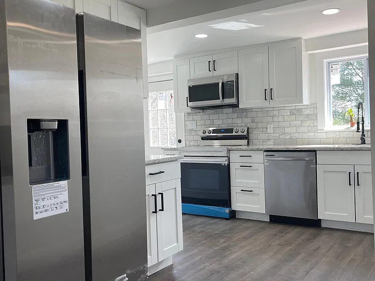 243 Park Ln #1 — Photo 3