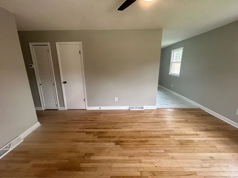 210 Cabin Creek Blvd — Photo 4