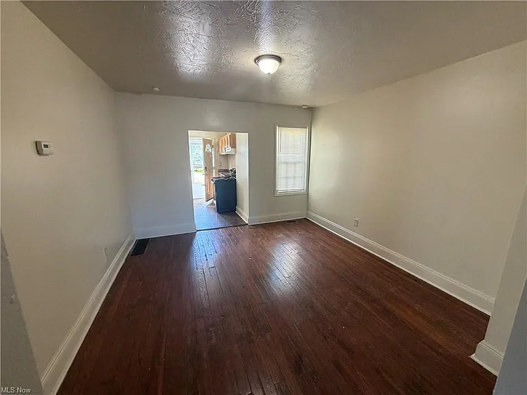 15416 S Waterloo Rd — Photo 3