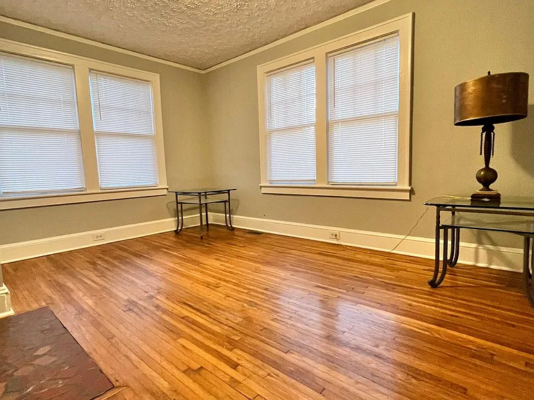 215 E Blue Ridge Dr — Photo 12