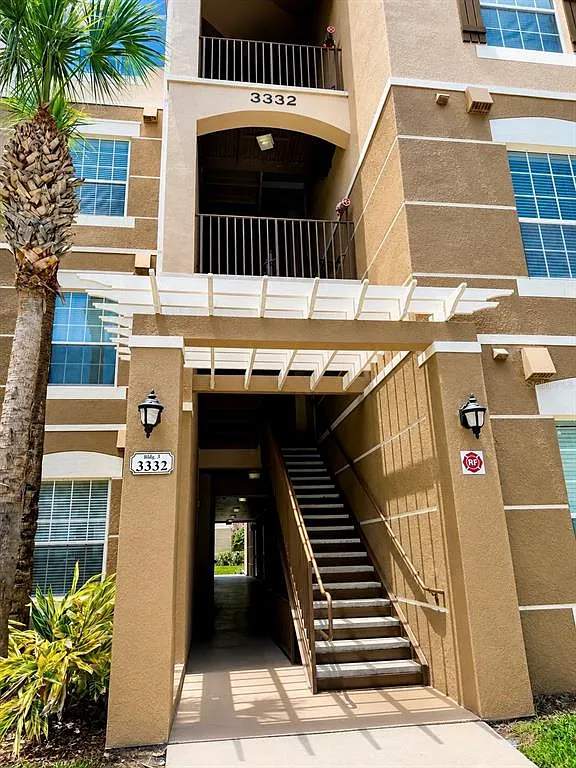 3 bed, 2.0 bath, 1247 sqft, $1,900 — Photo 1