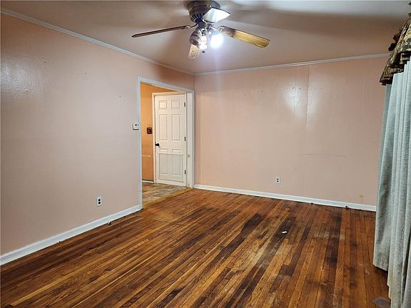 2nd image of 7024 Hunter St
