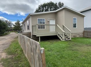 1008 Burdick Expy E, Minot, ND 58701