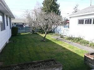4th image of 1501 W Pioneer