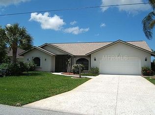 11 Clubhouse Rd, Rotonda West, FL 33947