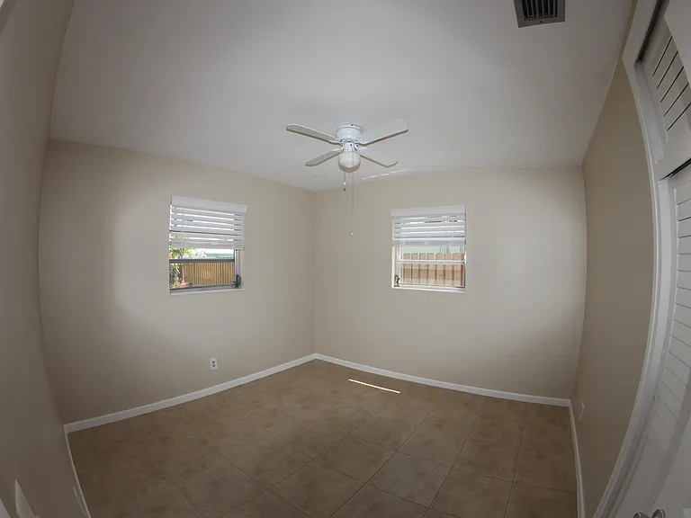 1428 SW 1st Ave — Photo 4