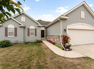755 Meadowview Ln, Johnson Creek, WI 53038