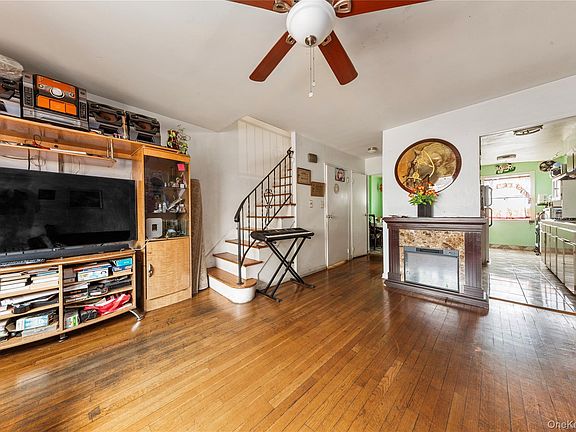 3rd image of 217-35 Hempstead Avenue