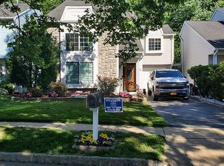 50 Winchester Dr, East Windsor, NJ 08520