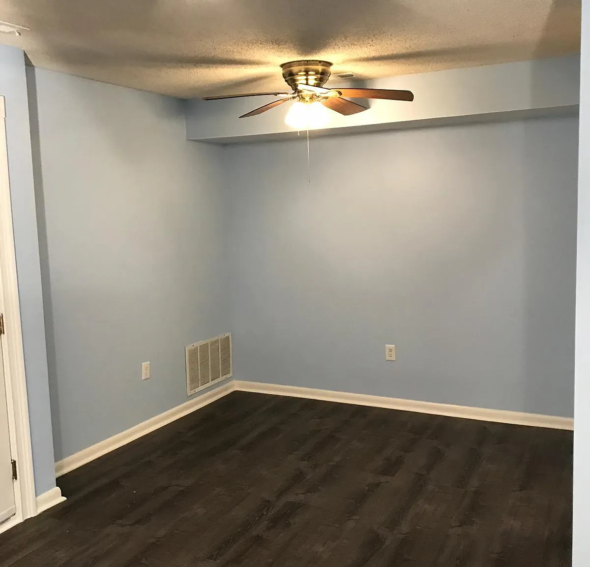 5004 Ravens Crest Dr — Photo 2