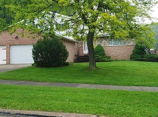 7287 Beau Ct, Parma, OH 44129