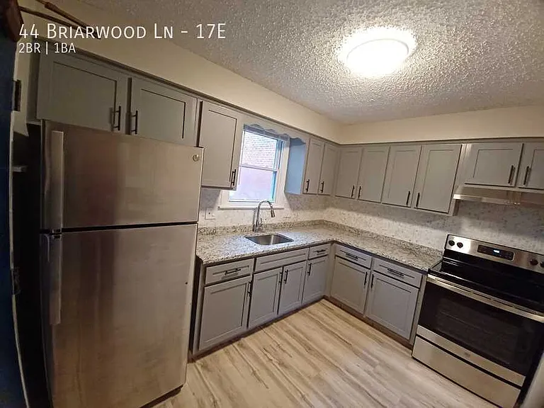 44 Briarwood Ln #17E — Photo 5