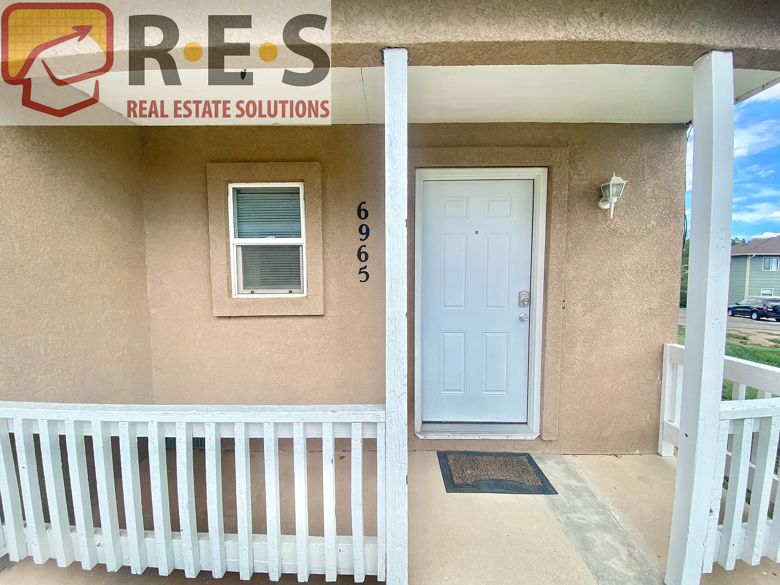 2 bed, 1.5 bath, 900 sqft, $1,395 — Photo 3
