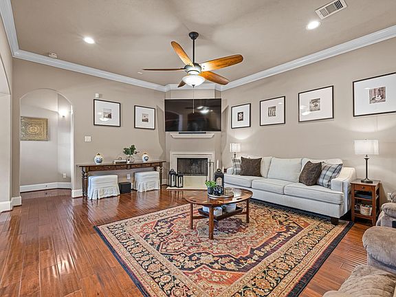 4th image of 1610 Du Barry Ln