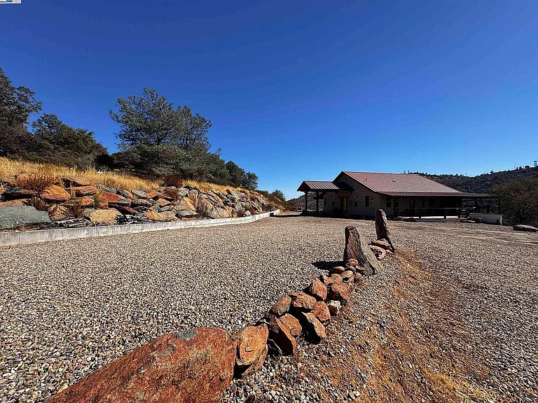 2280 Roan Rd — Photo 36