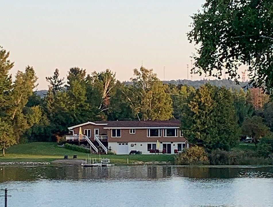 940 Sunset Dr, Iron Mountain, MI 49801 Zillow