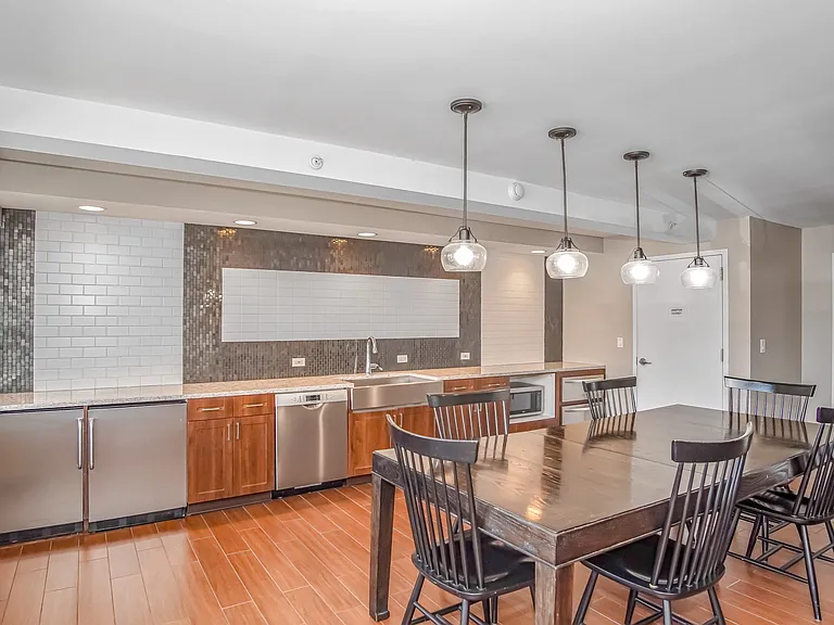 10 West Apartments — Photo 19