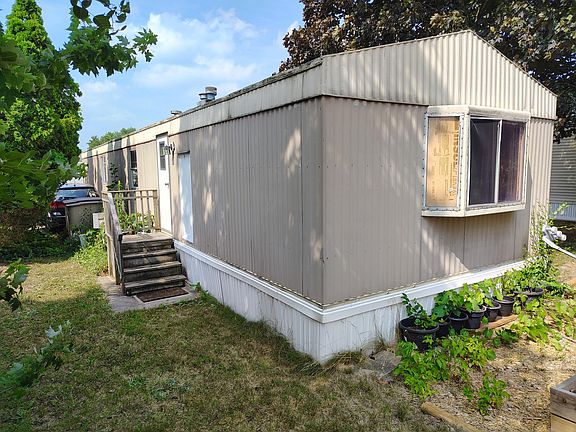 4th image of 3658 Sugar Loaf St NW