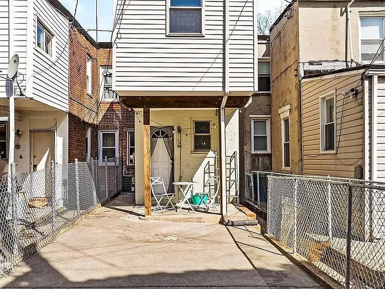 3523 Gough St — Photo 27