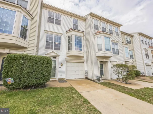 8 Weatherly Rd, Delran, NJ 08075