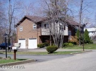 14 El Camino Rd, Hazleton, PA 18201