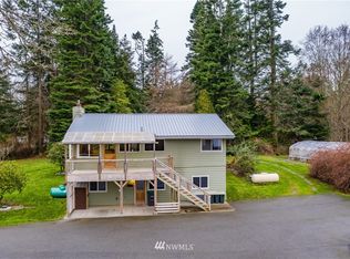 761 E Lefty Ln, Oak Harbor, WA 98277