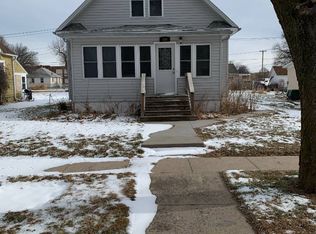 250 S 5th St, Burwell, NE 68823