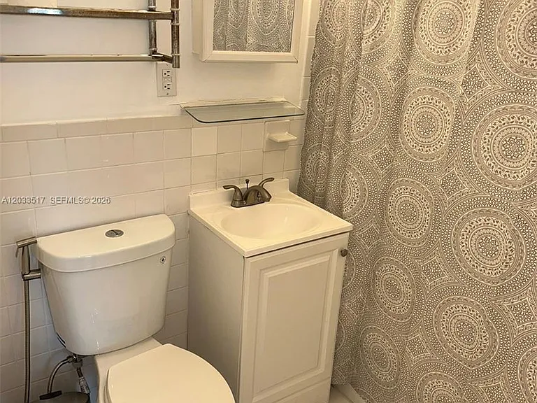 3801 Indian Creek Dr #301 — Photo 5
