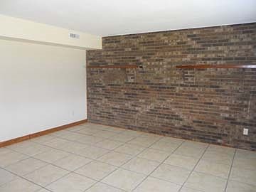 3rd image of 210 Linden Ave