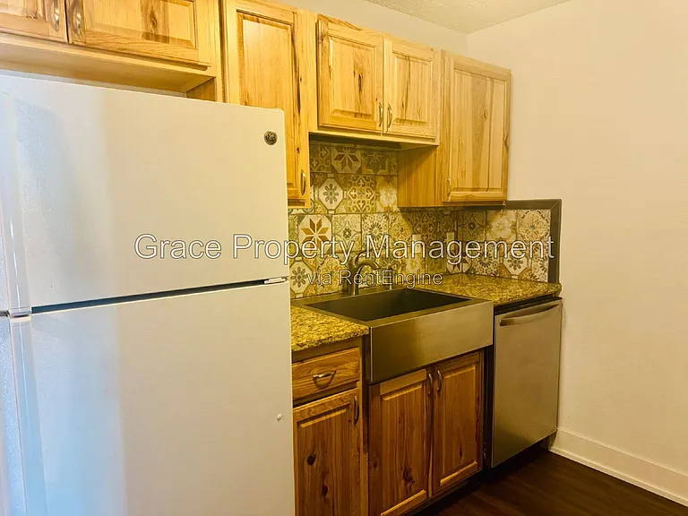 501 Golden Cir #201 — Photo 6