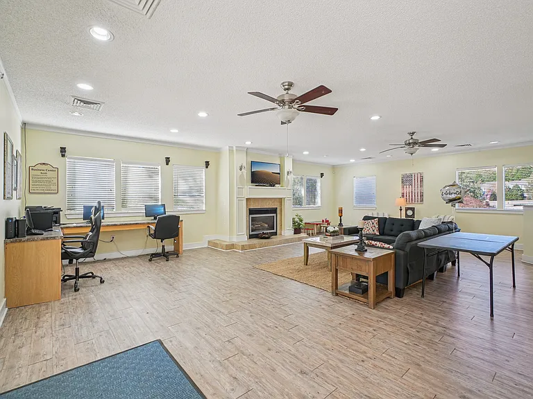 Cedar Springs Apartments — Photo 18
