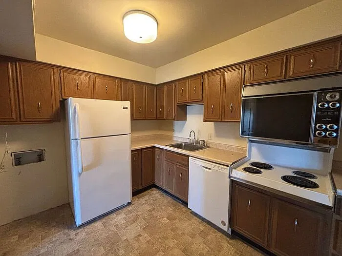 2 bed, 2.5 bath, 1500 sqft, $1,500 — Photo 3