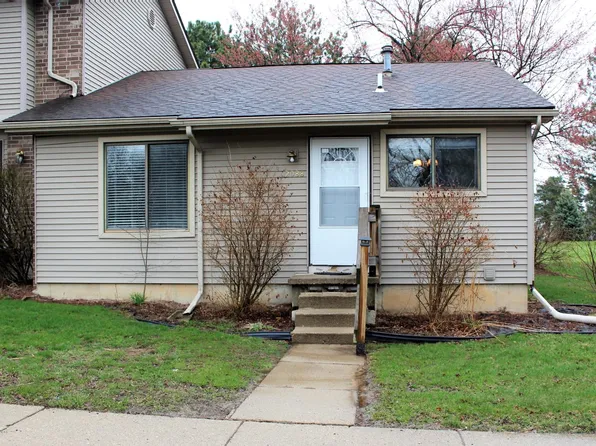 2088 La Mer Ln, Haslett, MI 48840