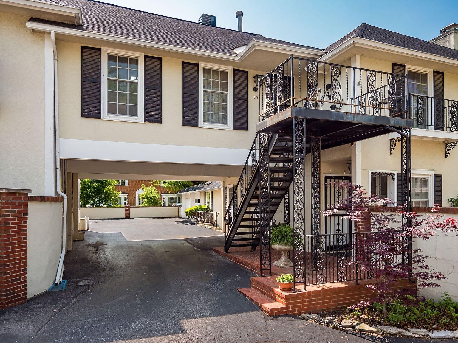 1631 Roxbury Rd APT B7, Marble Cliff, OH 43212 Zillow