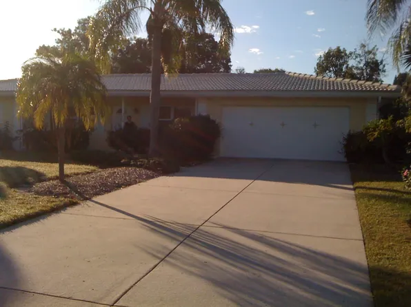 3424 Pine Valley Dr, Sarasota, FL 34239