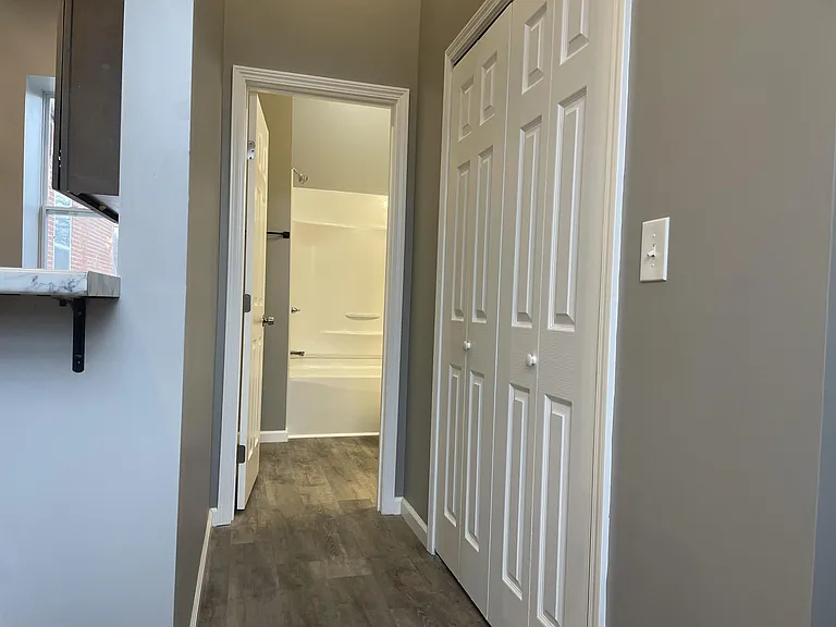 3 W Laurel St — Photo 6