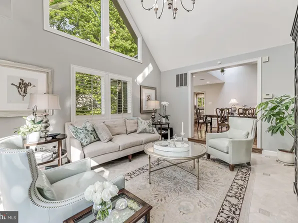 4015 Laird Pl, Chevy Chase, MD 20815