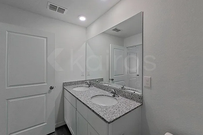 21262 Quesada Ave — Photo 11
